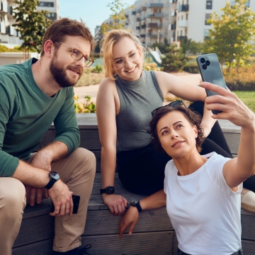 Pracownicy mPTech na sesji zdjęciowej